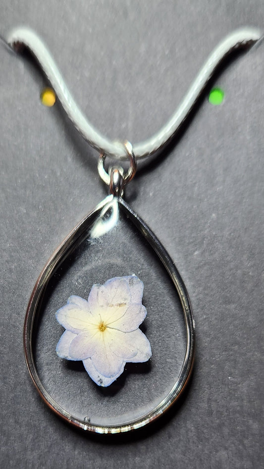 Grey Flower Pendant Necklace